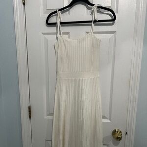 White midi dress with ribbed look